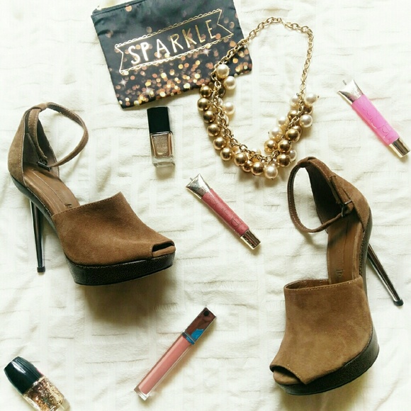 BCBGMaxAzria Shoes - 💟HOST PICK💟BCBG Max Azria heels