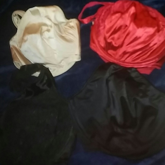 4 bras.