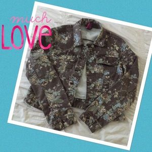 Flowerly denim jacket 🌼🌸🌺