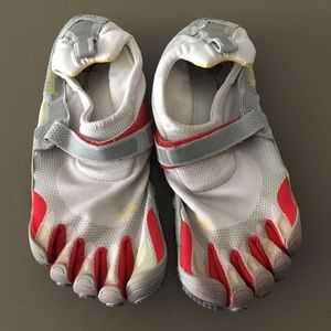 Vibram 5 finger shoes - size 46 (Men's 12 - 12.5)