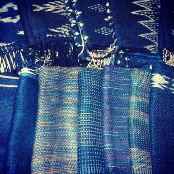 INFO Authentic 💙Mo Hom (Indigo) 💙Blanket Scarves - Picture 3 of 3