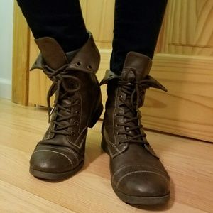 Combat, leather boots