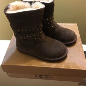 UGG Kids Studded Strap Boots Chocolate