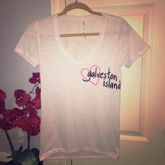 NWOT white Galveston Island woman's tshirt, S 🌺