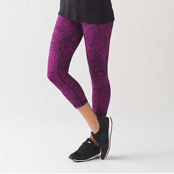 lululemon athletica Pants - Lululemon wunder under crop (hi-rise)