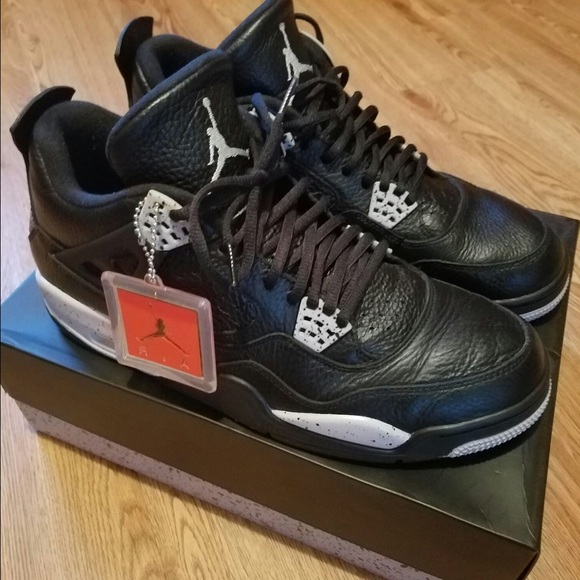 Jordan Retro 4 Oreo   100% Authentic. Worn twice.