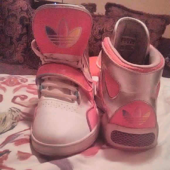 Classic Adidas - Picture 1 of 1