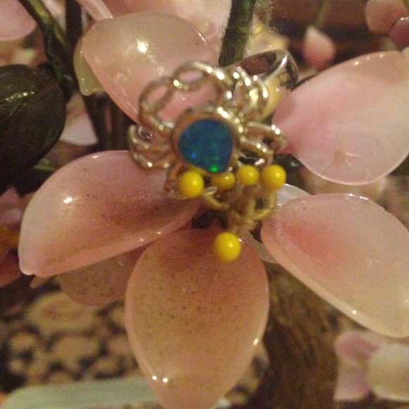Vintage 925 inlayed opal crab ring