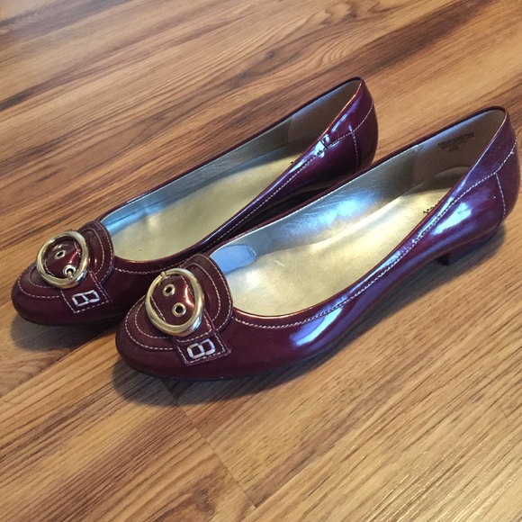 Anne Klein iFlex Flats