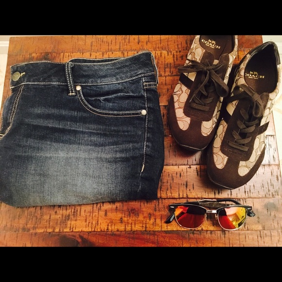 Torrid dark wash denim shorts