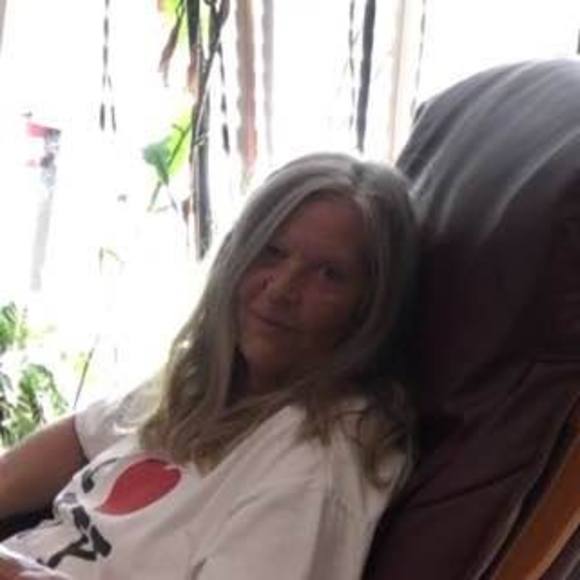 Meet your Posher, Carol - Picture 1 of 1