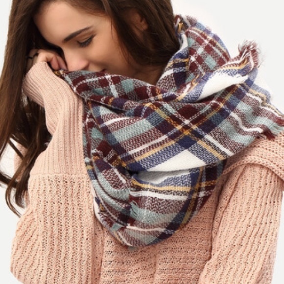 Plaid Frayed Scarf - Picture 2 of 3