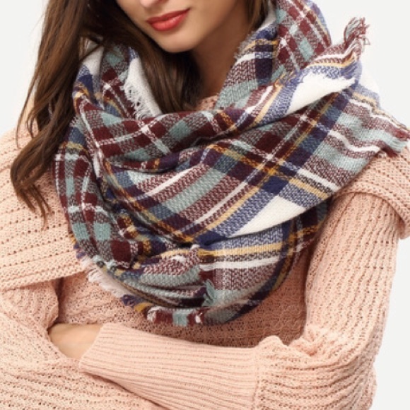 Plaid Frayed Scarf - Picture 3 of 3