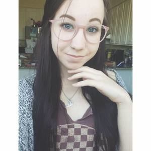 Meet your Posher, Courtney