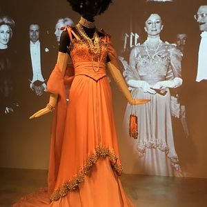 Meet your Posher, Victoria