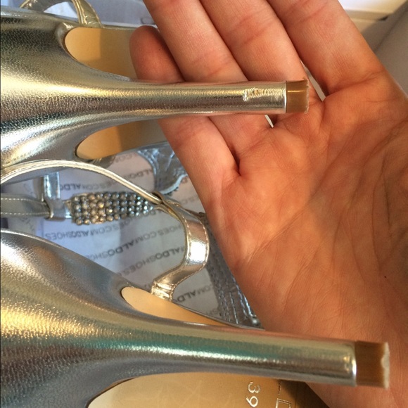 Aldo Silver Karwoski Heels sz 39/9 - Picture 3 of 4