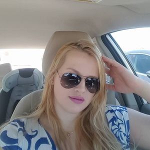 Meet your Posher, Daniela orfea