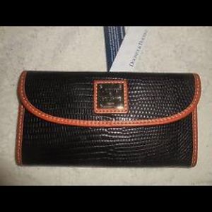 Dooney & Bourke Black & Cognac Textured   Wallet