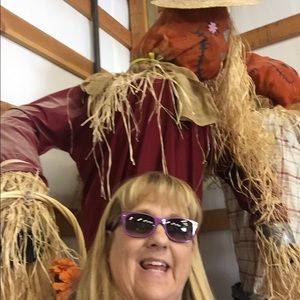 Meet your Posher, Joy