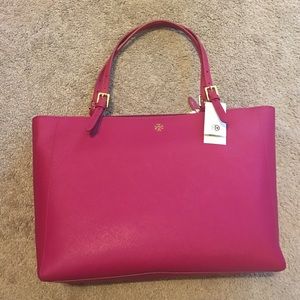 Gorgeous Tory Burch Tote in Raspberry (Large)