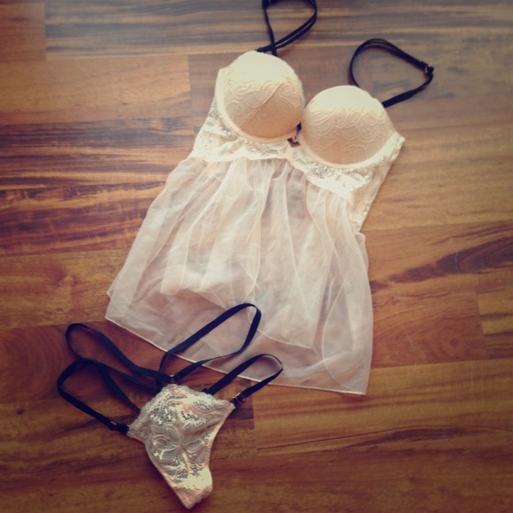 NWOT Victoria's secret lingerie