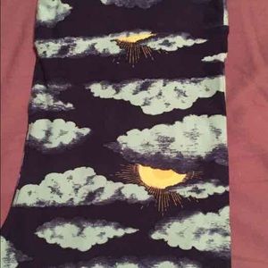 BNWT-TC (vietnam) lularoe leggings