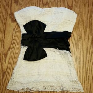Strapless top
