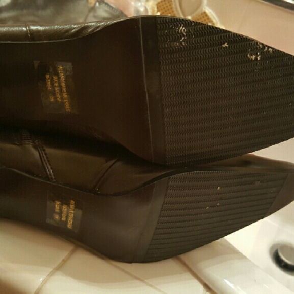Brown boots worn once - Picture 3 of 4