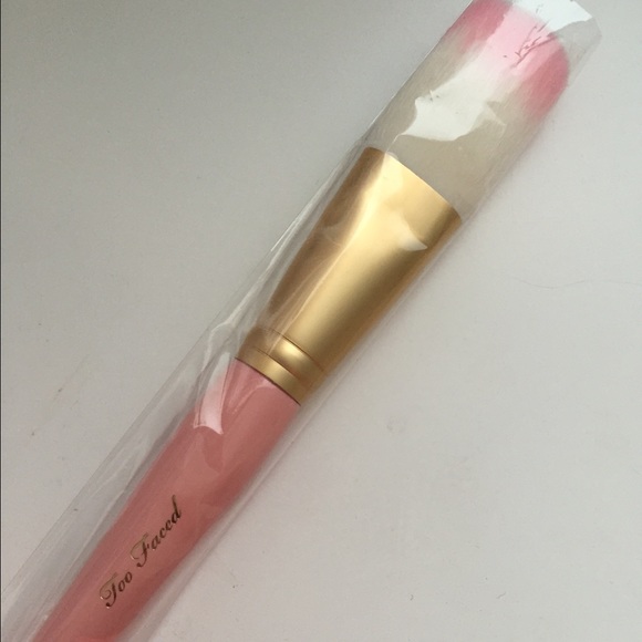 Too Faced brush