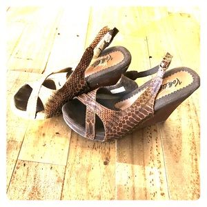 Brown faux snakeskin wedge