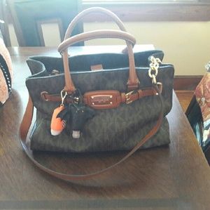 Michael kors tote & matching wallet