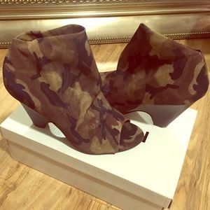 Forever 21 mesh army wedges