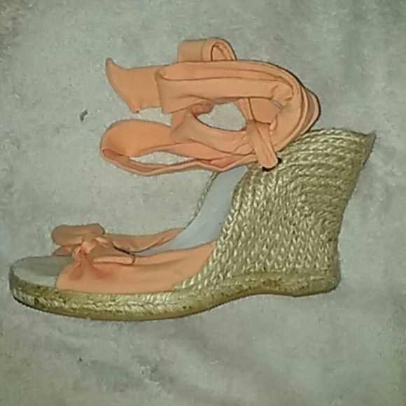 Super cute/sexy espadrilles. Peach. Size 10 - Picture 2 of 2