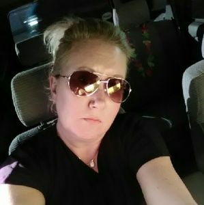 Meet your Posher, Christy