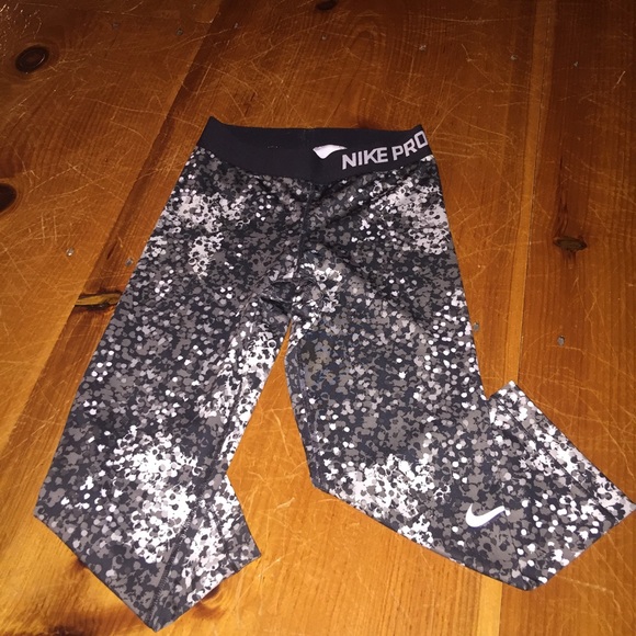 Nike Pro crop leggings