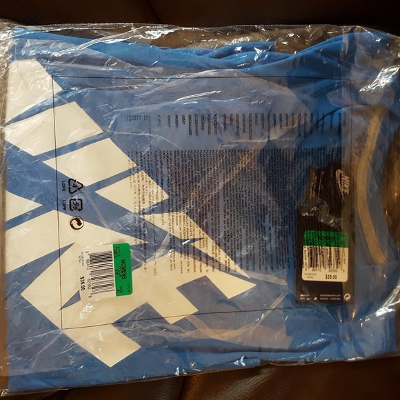 NIKE Workout Tee - Picture 2 of 4