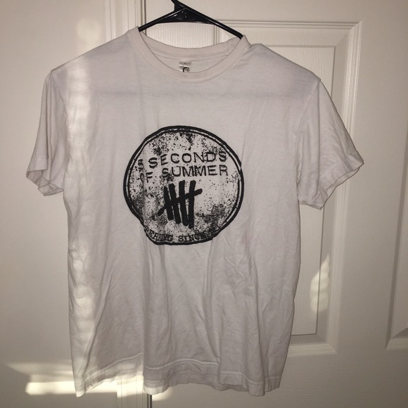 5SOS band tee