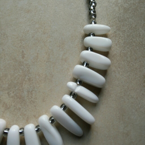 Stone and Glass Beaded Necklace - Picture 2 of 3
