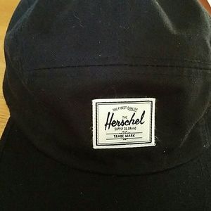 Meet your Posher, Dennis