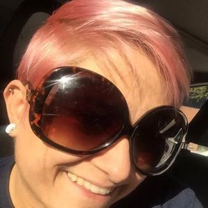 Meet your Posher, Monica