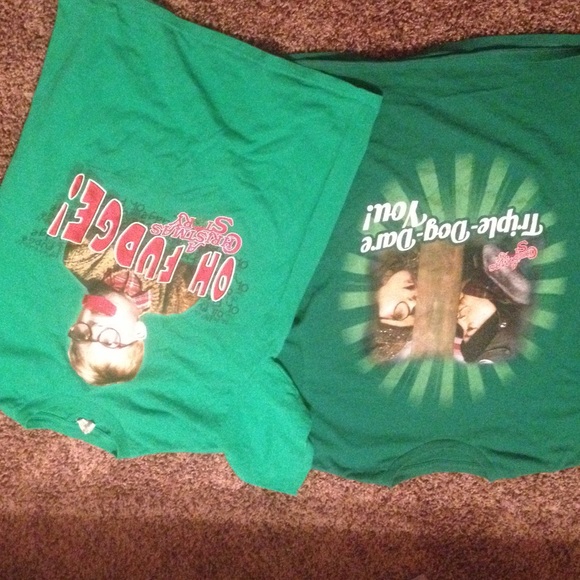 2 Green Christmas story Tshirts - Picture 1 of 1