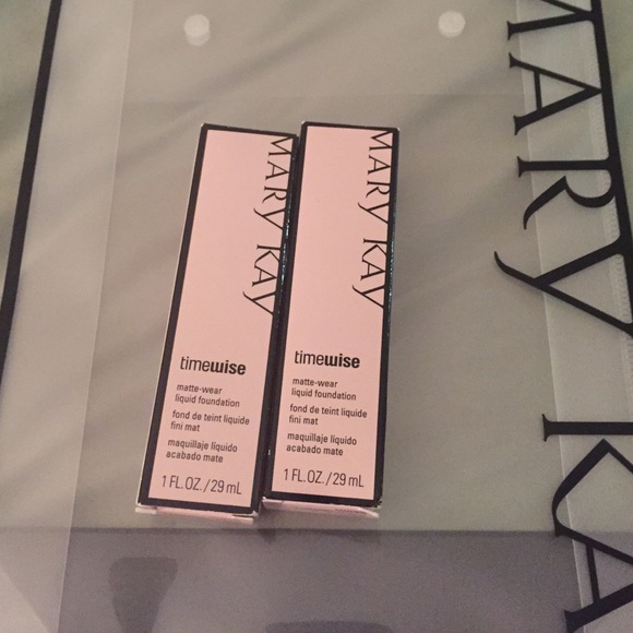 Mary KAY Matte Wear Foundation - Bundle