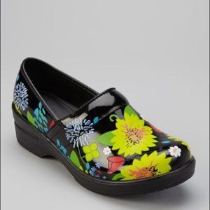 Rasolli Tara-5 Women's Clog. Black