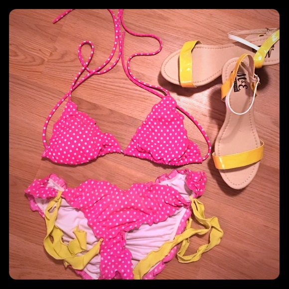 Victoria Secret Bathing Suit 👙 and Wedges