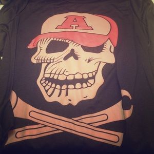 Black long sleeve with skull