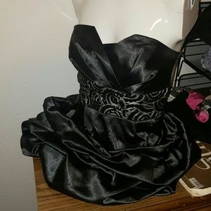 Party dress. Baloon bottom. Size 6