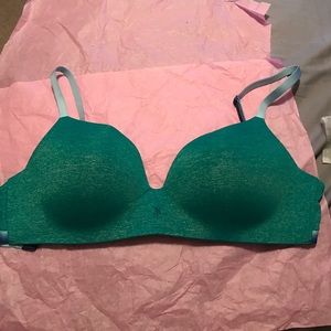 Victoria's Secret No Wire bra