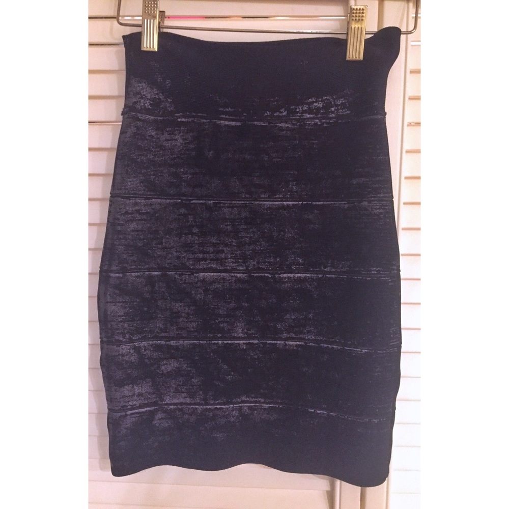 BCBGMAXAZRIA Black and Gold Ombré XS Mini-Skirt