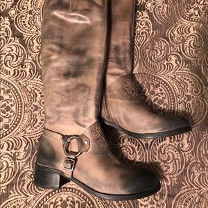 Vince Camuto grayish tan and black boots 6.5