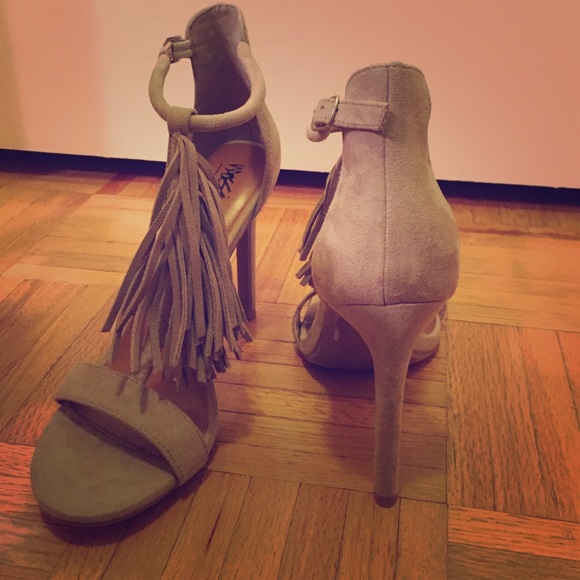 Very cute fringe heels